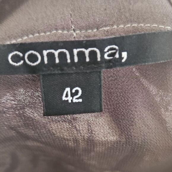 Brown and Crwam Relaxed Blouse with 3/4 Sleeves - Picture 2 of 15